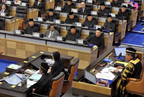 KL26_24062013_PARLIMEN_SUMPAH