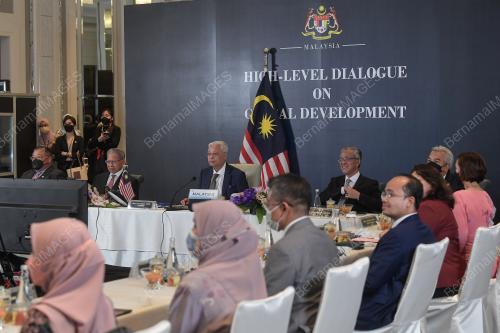 DATUK SERI ISMAIL SABRI YAAKOB