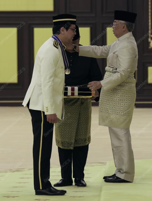 AL-SULTAN ABDULLAH RI'AYATUDDIN AL-MUSTAFA BILLAH SHAH