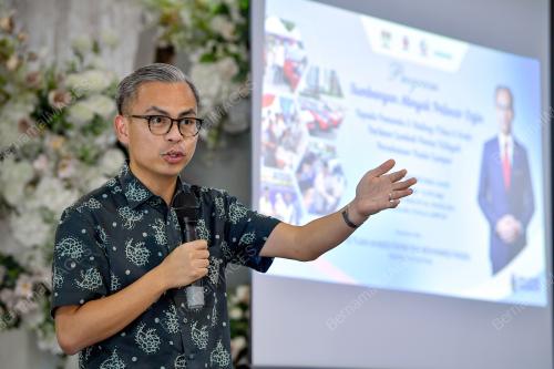 FAHMI FADZIL