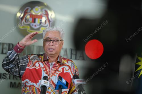 DATUK SERI ISMAIL SABRI YAAKOB