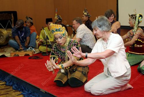 TARIAN MAK YONG