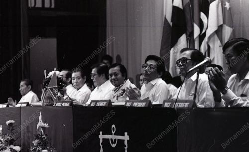 MAHATHIR MOHAMAD
