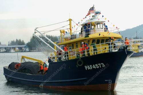 KAPAL NELAYAN