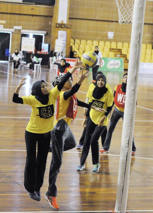 KL26_26032016_BOLA_JARING