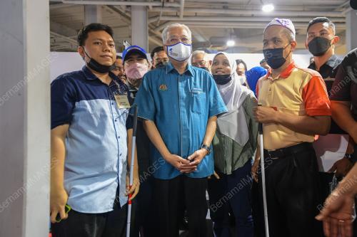 DATUK SERI ISMAIL SABRI YAAKOB