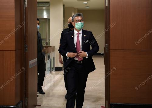 PERSIDANGAN PARLIMEN PENGGAL KETIGA 