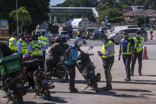 OPERASI KHAS PERDAGANGAN DI PLAZA TOL SUNGAI RAMAL