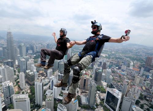 KL26_27092012_BASE_JUMP4