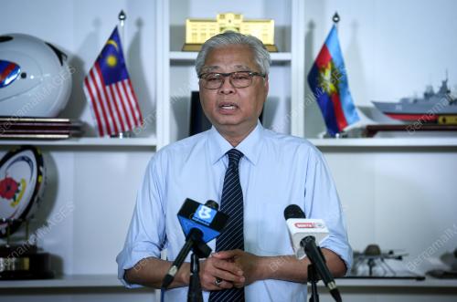 DATUK SERI ISMAIL SABRI YAAKOB