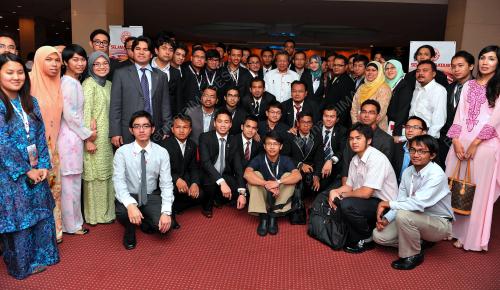DATUK SERI ANIFAH AMAN