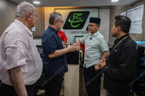 DATUK DR MOHD NA'IM MOKHTAR