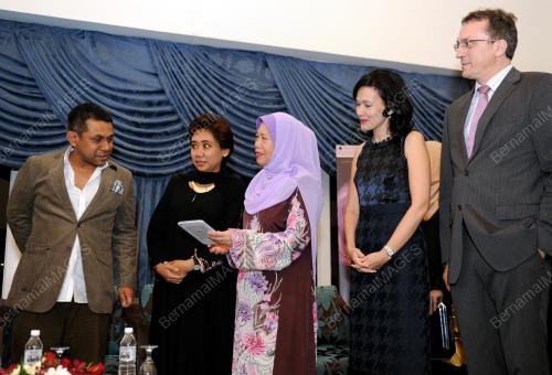 KL26_28052015_AZIZAH