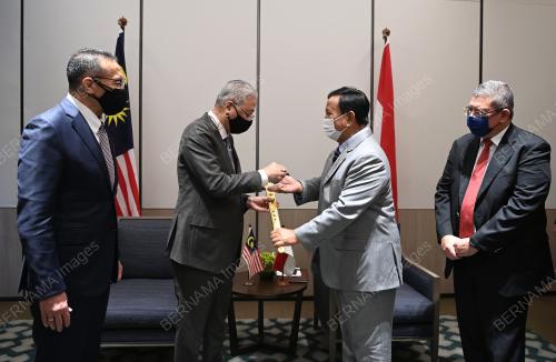 DATUK SERI ISMAIL SABRI YAAKOB