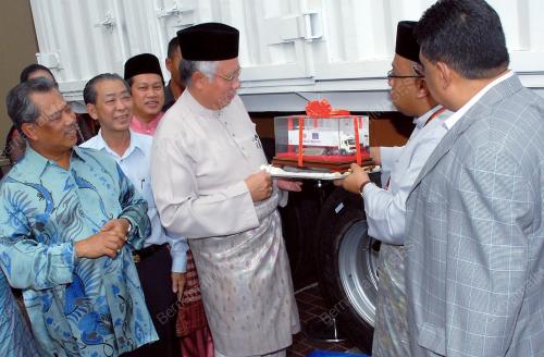 MOHD NAJIB TUN ABDUL RAZAK