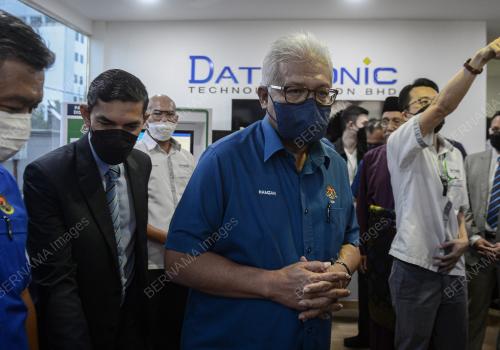 DATUK SERI HAMZAH ZAINUDIN