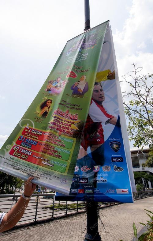 PIALA THOMAS DAN PIALA UBER