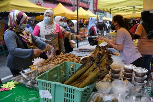 TINJAUAN PASAR MALAM JALAN T.A.R