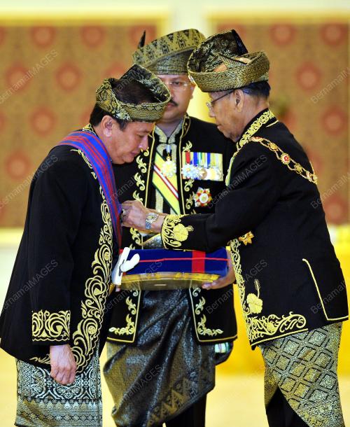 KL27_01062013_AGONG