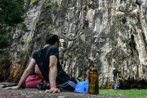 ROCK CLIMBING GUA DAMAI