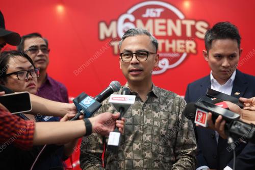 FAHMI FADZIL