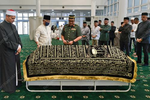 AL-SULTAN ABDULLAH RI'AYATUDDIN AL-MUSTAFA BILLAH SHAH