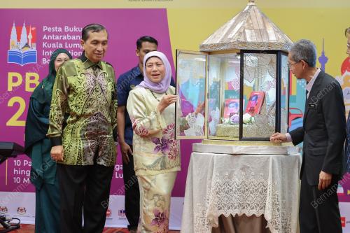 DATUK SERI NANCY SHUKRI