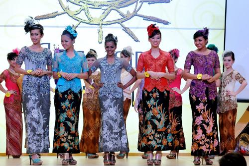 KL27_04082013_KEBAYA
