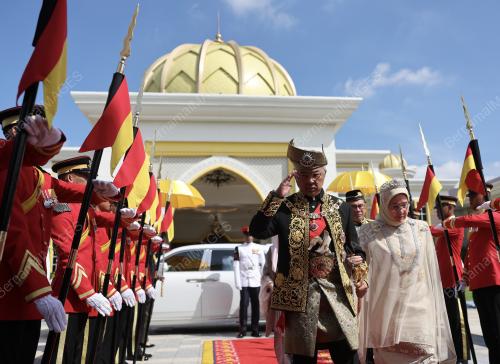 AL-SULTAN ABDULLAH RI'AYATUDDIN AL-MUSTAFA BILLAH SHAH
