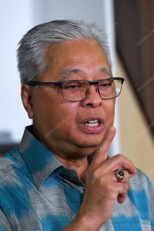DATUK SERI ISMAIL SABRI YAAKOB