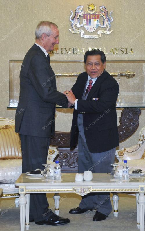 KL27_07042014_KUNJUNGAN