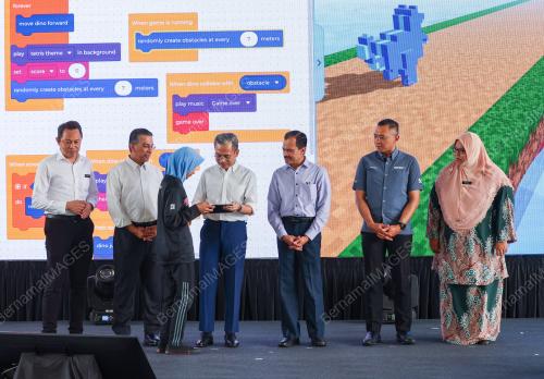 PELANCARAN KEMPEN HOUR OF CODE : MYGIRLSCAN SEMPENA SAMBUTAN GIR
