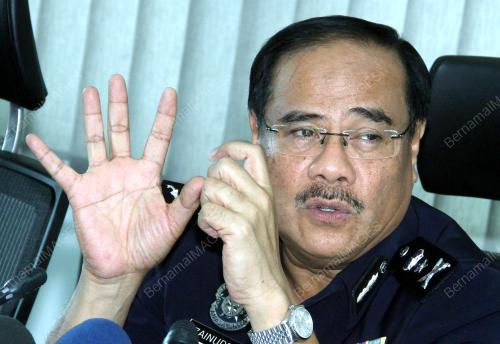 KL27_07814_DADAH_07082014