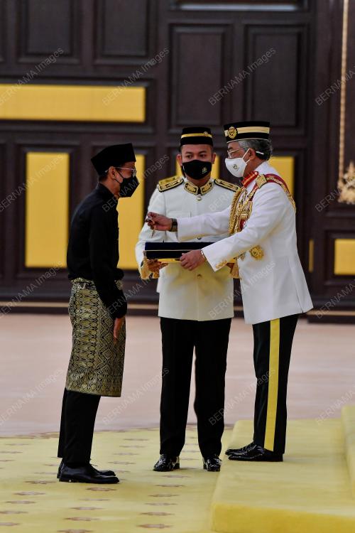 AL-SULTAN ABDULLAH RI'AYATUDDIN AL-MUSTAFA BILLAH SHAH