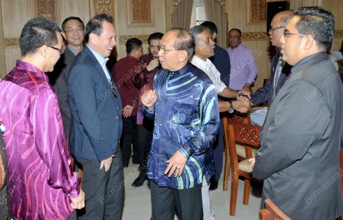 KL27_08112012_RAIS_YATIM_FILEM