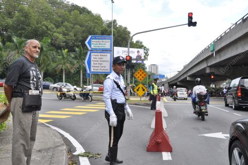 KL27_09012012_ANWAR