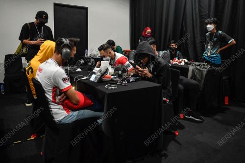 KEJOHANAN E-SPORTS MALAYSIA 2021/ 2022