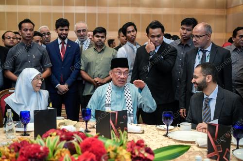 DATUK SERI DR WAN AZIZAH WAN ISMAIL