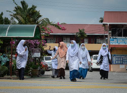 PELAJAR SIJIL PELAJARAN MALAYSIA (SPM)