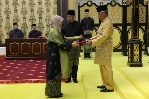 AL-SULTAN ABDULLAH RI'AYATUDDIN AL-MUSTAFA BILLAH SHAH 