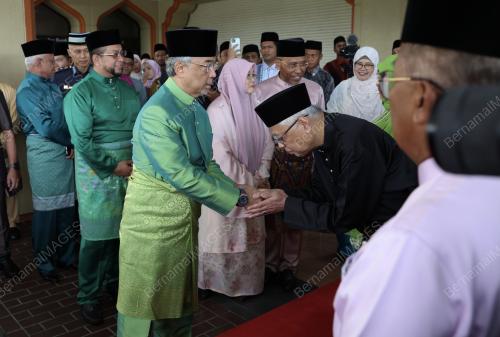 AL-SULTAN ABDULLAH RI'AYATUDDIN AL-MUSTAFA BILLAH SHAH