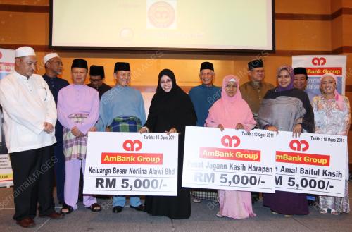 AM BANK SUMBANGAN KEPADA ANAK YATIM