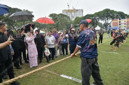 DATUK SERI DR WAN AZIZAH WAN ISMAIL