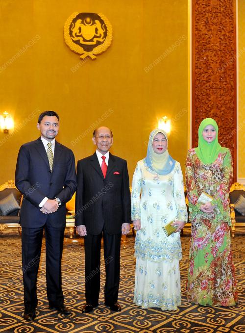 KL27_10112013_KUNJUNGAN