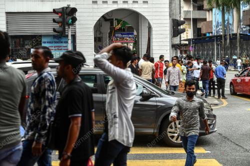 WARGA ASING JALAN SILANG