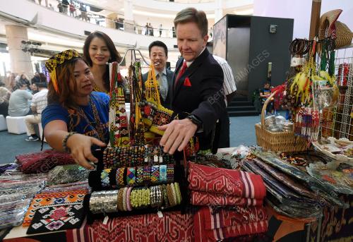 KL27_11092017_BORNEO