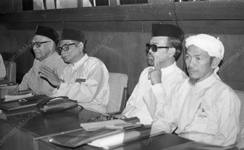 KL27_12012015_MUKTAMAR_PAS