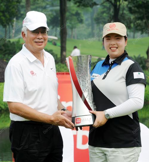 KL27_12102014_LPGA