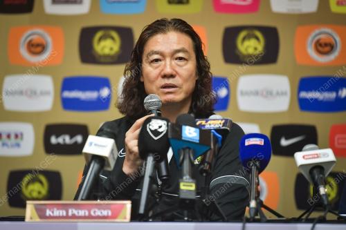 KIM PAN GON