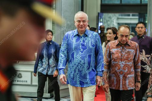 SULTAN PERAK SULTAN NAZRIN SHAH